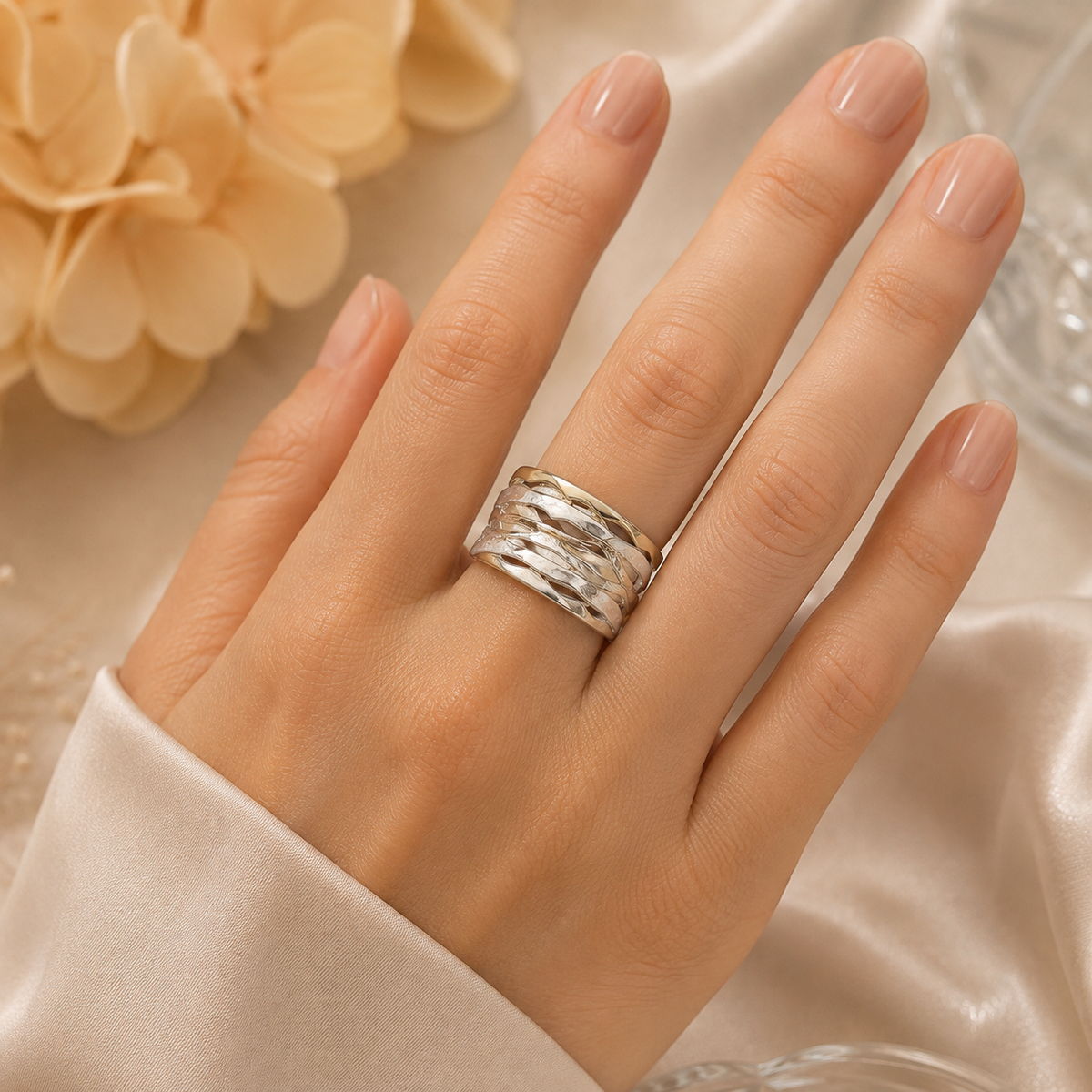 Vintage Ring durchbrochen in Gold und Silber