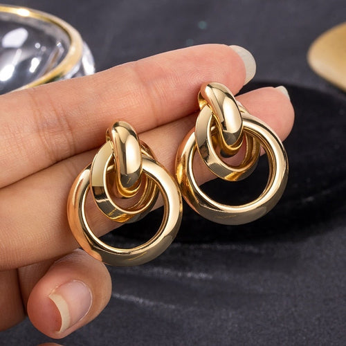 Elegante goldene Creolen