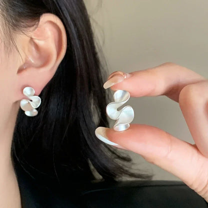 Blüten-Ohrstecker aus Sterlingsilber mit 18K Gold