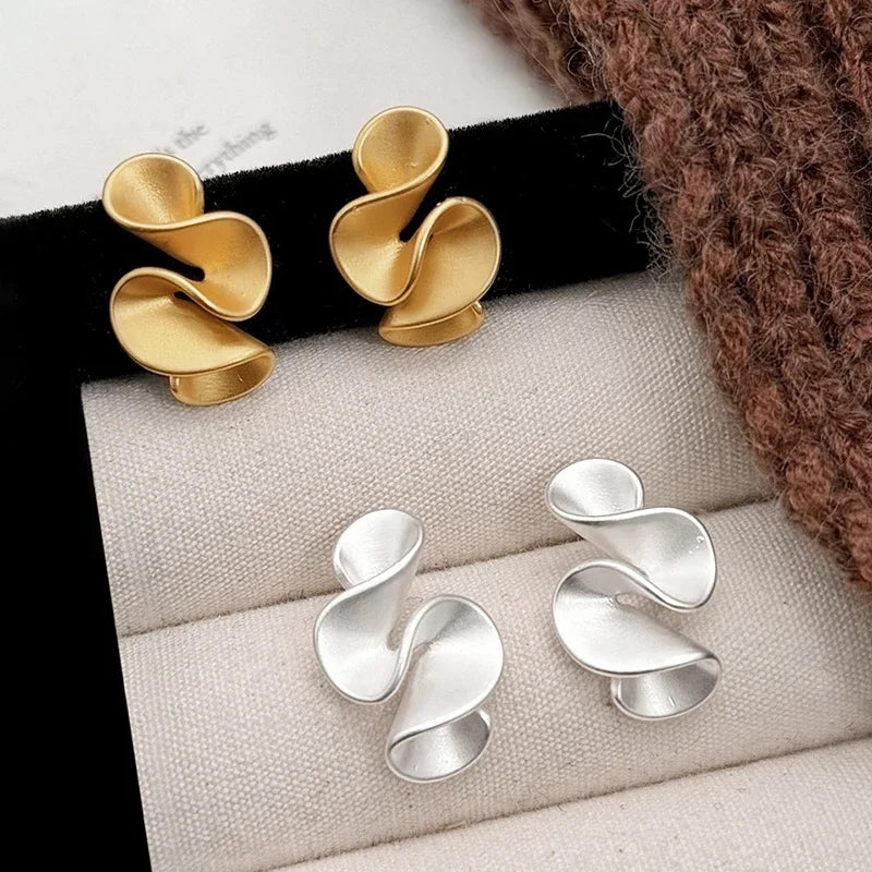 Blüten-Ohrstecker aus Sterlingsilber mit 18K Gold