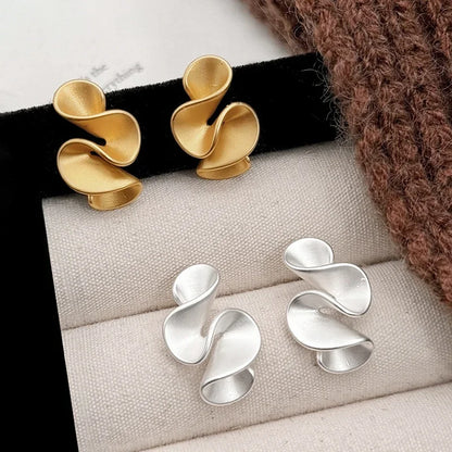 Blüten-Ohrstecker aus Sterlingsilber mit 18K Gold