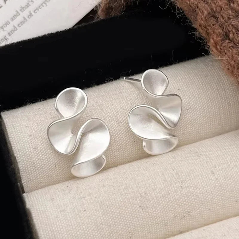Blüten-Ohrstecker aus Sterlingsilber mit 18K Gold