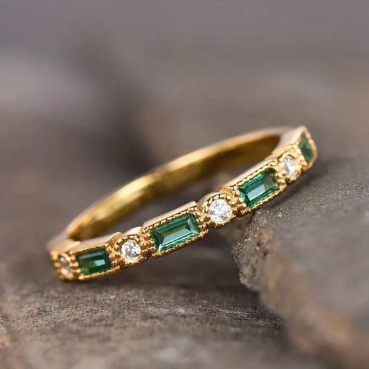Vintage Goldring mit grünem Zirkonia